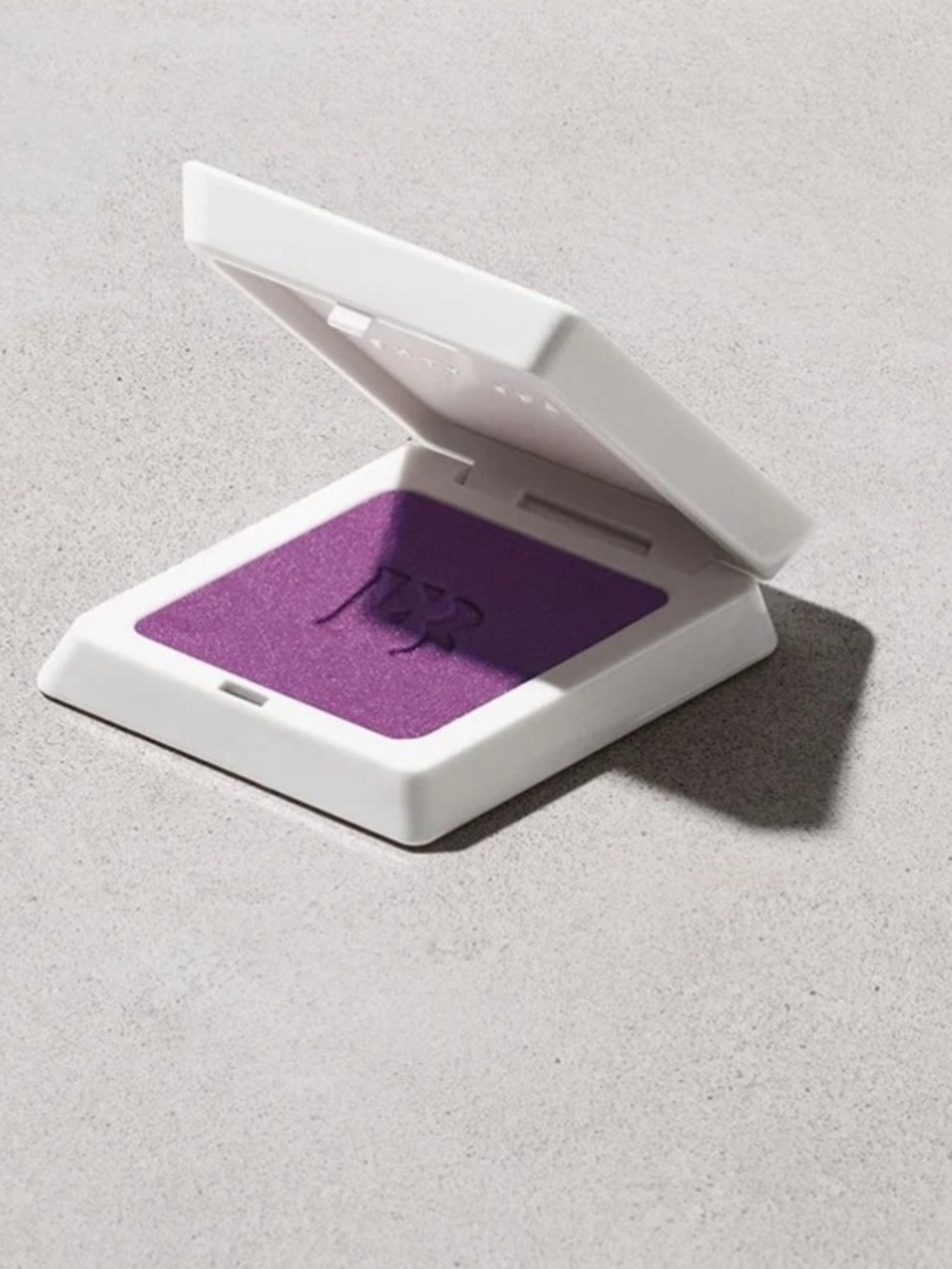 Fenty Beauty Single Eyeshadow / Blush - Vibrant Purple